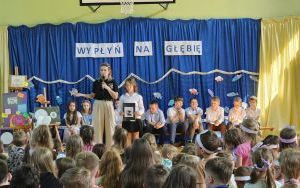 Apel o Papieżu oraz Świąteczne życzenia Wielkanocne.  Nagrodzenie uczniów uczestniczących w konkursach.  (4)