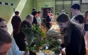 Uczniowie stworzyli Palmy Wielkanocne  (3)